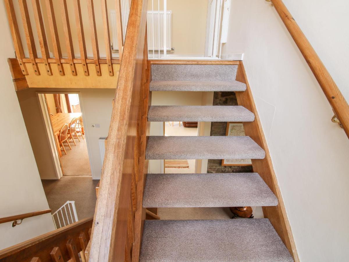 Acton  Bicton Leaヴィラ エクステリア 写真